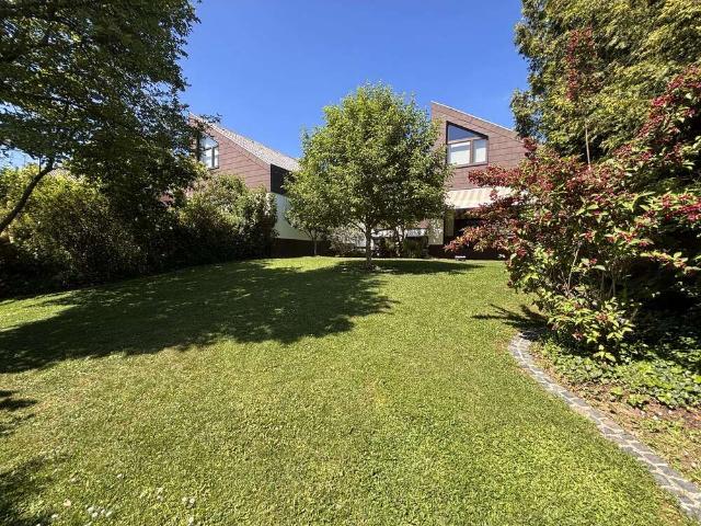 Haus zum Kaufen in Wiesbaden Nordenstadt 695.000,00 EUR 149 m²
