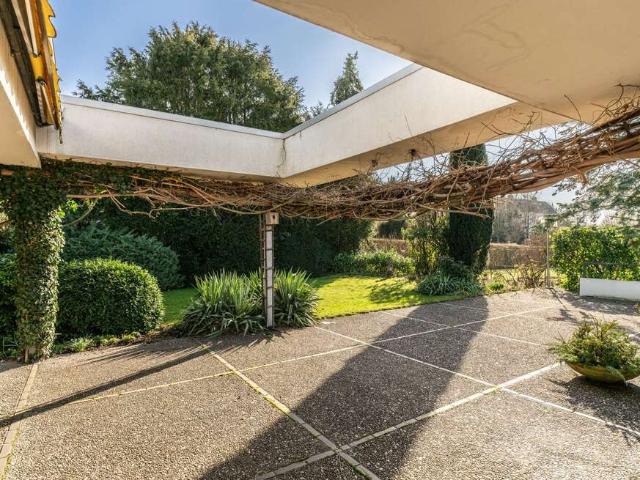 Haus zum Kaufen in Wiesbaden 1.385.000,00 EUR 371.19 m²