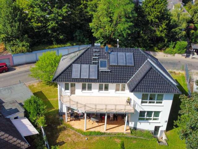 Haus zum Kaufen in Wiesbaden 1.390.000,00 EUR 234 m²