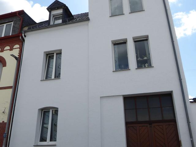Haus zum Kaufen in Wiesbaden 450.000,00 EUR 164 m²