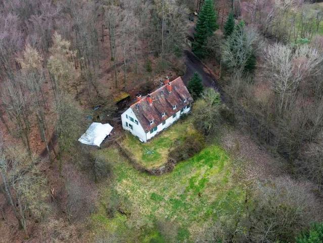 Haus zum Kaufen in Wiesbaden 450.000,00 EUR 246.84 m²