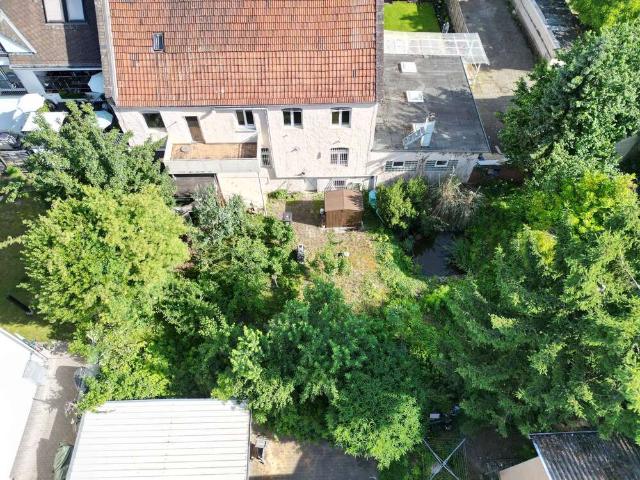 Haus zum Kaufen in Wiesbaden 550.000,00 EUR 244.52 m²