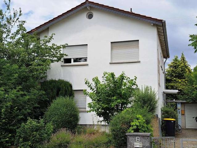 Haus zum Kaufen in Wiesbaden 590.000,00 EUR 198 m²