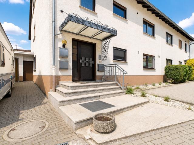 Haus zum Kaufen in Wiesbaden 650.000,00 EUR 235 m²