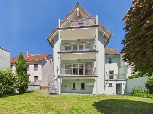 Haus zum Kaufen in Wiesbaden 698.000,00 EUR 290 m²