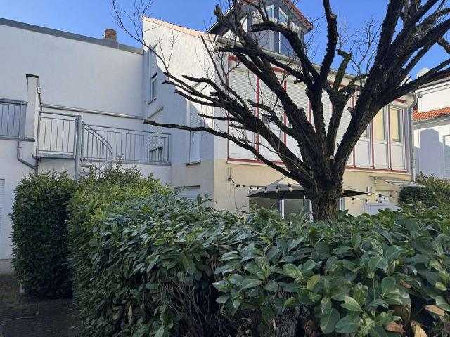 Haus zum Kaufen in Wiesbaden 600.000,00 EUR 156.59 m²