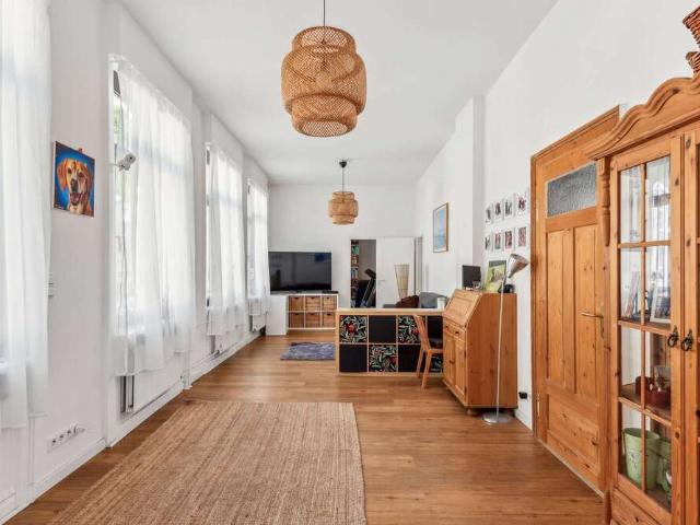 Haus zum Kaufen in Wiesbaden 990.000,00 EUR 292 m²