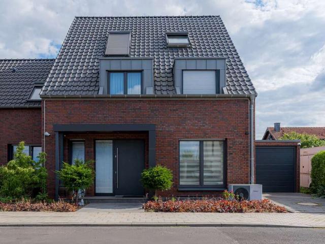 Haus zum Kaufen in Willich 1.450.000,00 EUR 213 m²