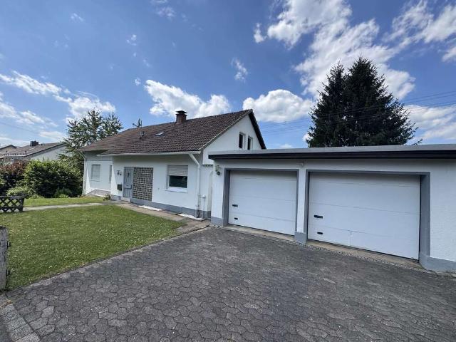 Haus zum Kaufen in Wilnsdorf 339.000,00 EUR 207 m²