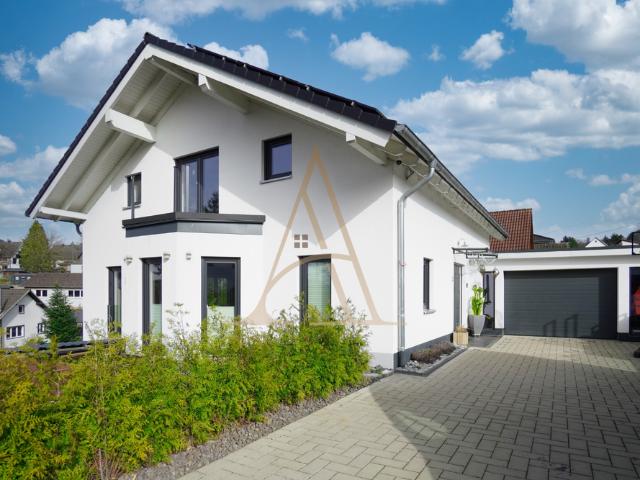 Haus zum Kaufen in Windeck 750.000,00 EUR 330 m²