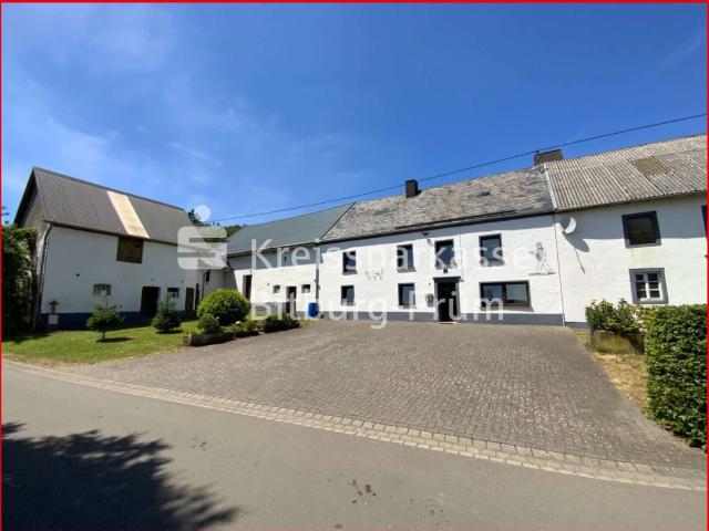 Haus zum Kaufen in Winterspelt 295.000,00 EUR 147 m²