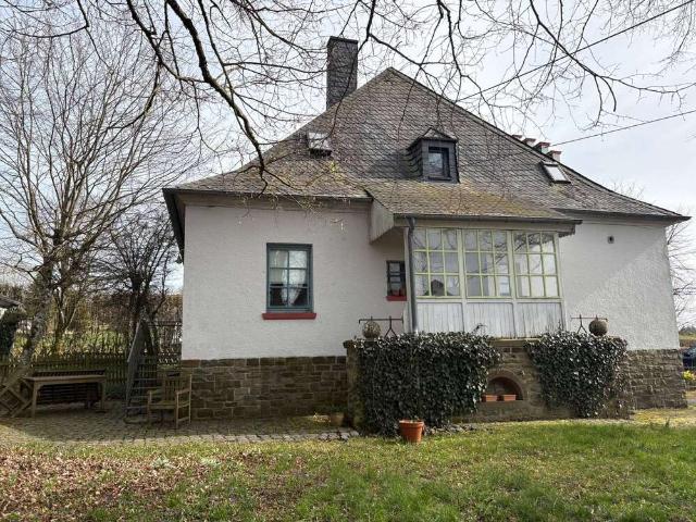 Haus zum Kaufen in Winterspelt Elcherath 365.000,00 EUR 210 m²