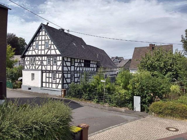 Haus zum Kaufen in Wirges 325.000,00 EUR 180 m²