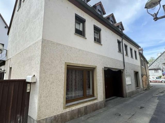 Haus zum Kaufen in Würzburg 344.000,00 EUR 158 m²