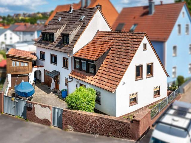 Haus zum Kaufen in Würzburg Versbach 347.000,00 EUR 146.56 m²