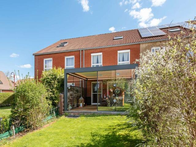 Haus zum Kaufen in Wustermark 365.000,00 EUR 128 m²