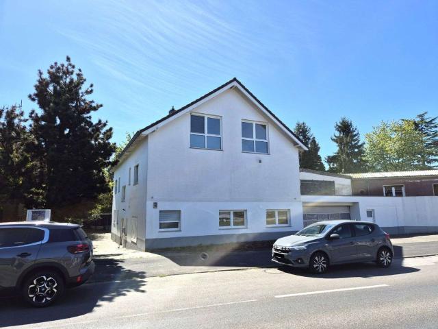 Haus zum Kaufen in Tönisvorst 895.000,00 EUR 370 m²