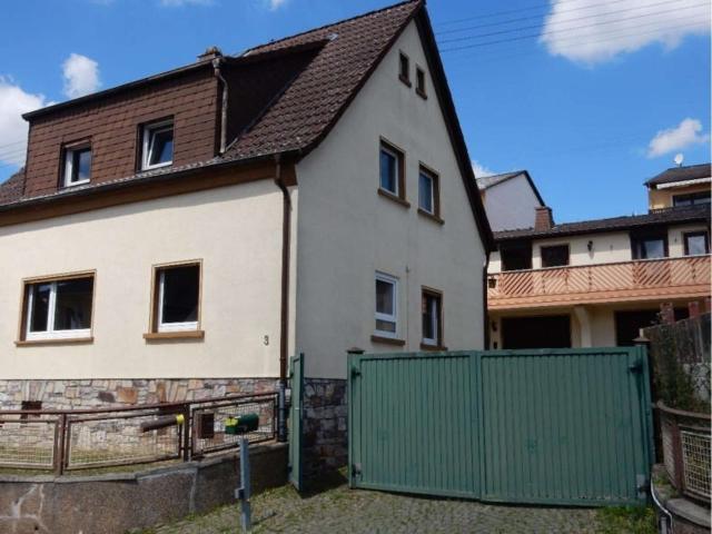 Haus zum Kaufen in Taunusstein 650.000,00 EUR 235.4 m²