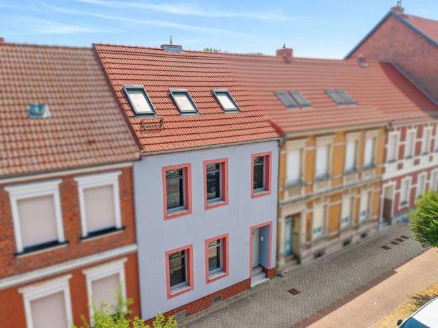 Haus zum Kaufen in Tangermünde 289.000,00 EUR 129.4 m²