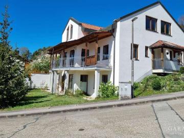 Haus zum Kaufen in Titting 590.000,00 EUR 247 m²