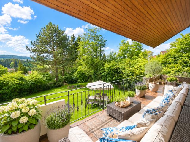 Haus zum Kaufen in Tiefenbronn 950.000,00 EUR 444 m²