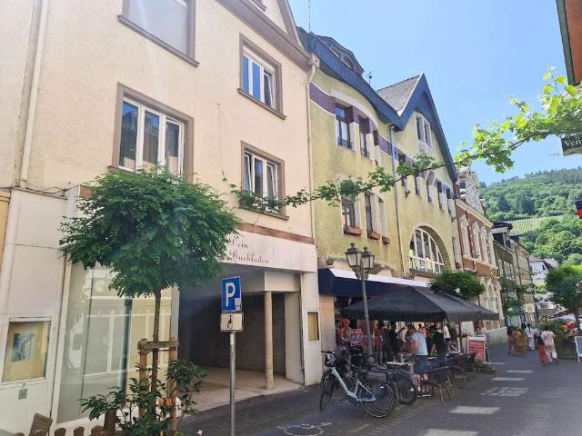 Haus zum Kaufen in Traben Trarbach 359.000,00 EUR 210 m²