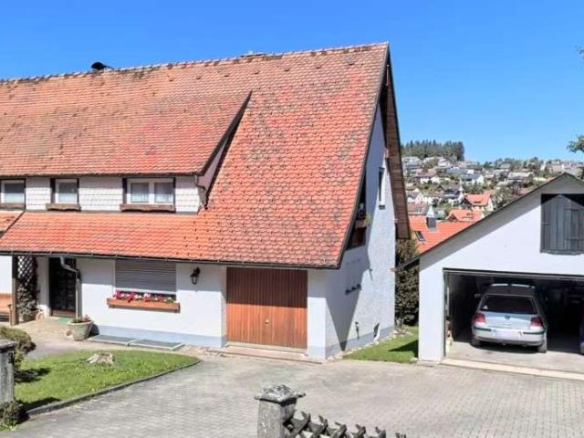 Haus zum Kaufen in Unterkirnach 340.000,00 EUR 175 m²