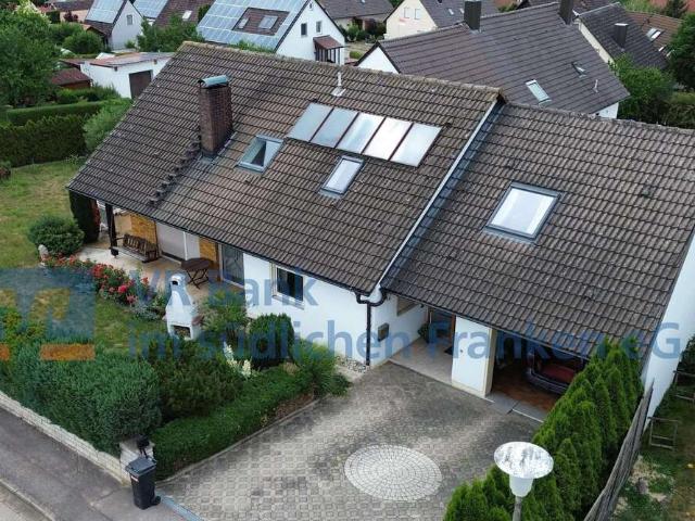 Haus zum Kaufen in Unterschwaningen 379.000,00 EUR 132 m²