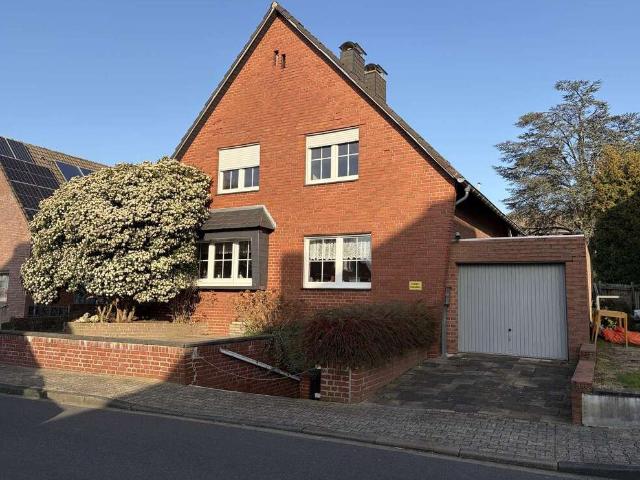 Haus zum Kaufen in Übach Palenberg 278.000,00 EUR 119 m²