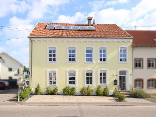 Haus zum Kaufen in Überherrn 500.000,00 EUR 350 m²