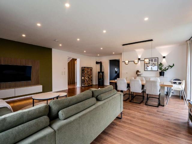 Haus zum Kaufen in Üchtelhausen 595.000,00 EUR 157.76 m²