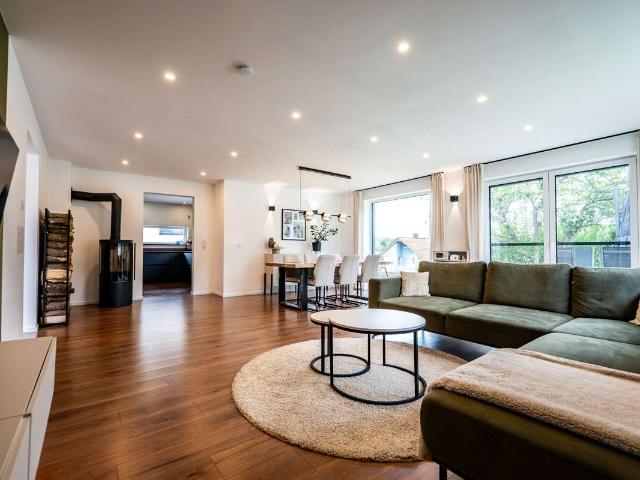 Haus zum Kaufen in Üchtelhausen 635.000,00 EUR 157.76 m²