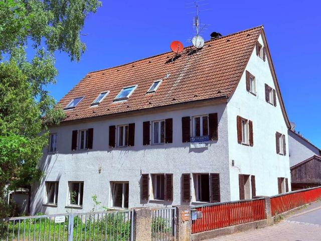 Haus zum Kaufen in Uttenreuth 500.000,00 EUR 240 m²