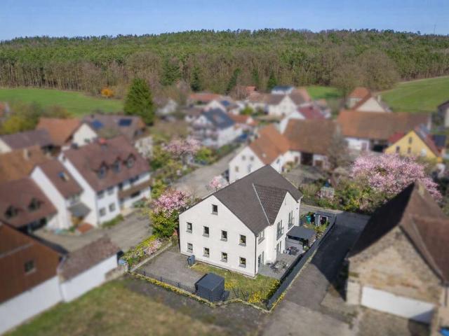 Haus zum Kaufen in Uttenreuth 549.000,00 EUR 122 m²