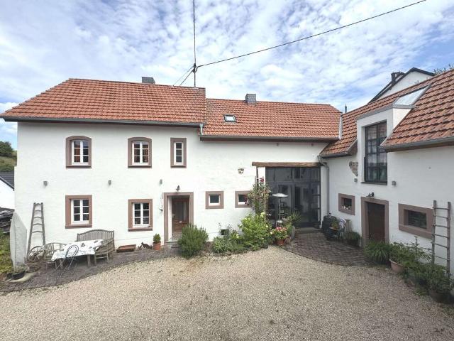 Haus zum Kaufen in Üxheim Niederehe Vulkaneifel 458.000,00 EUR 313.65 m²