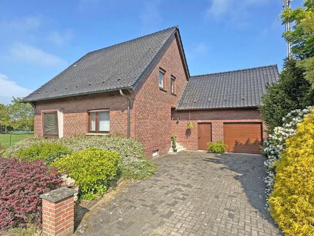 Haus zum Kaufen in Voerde 455.000,00 EUR 110.62 m²