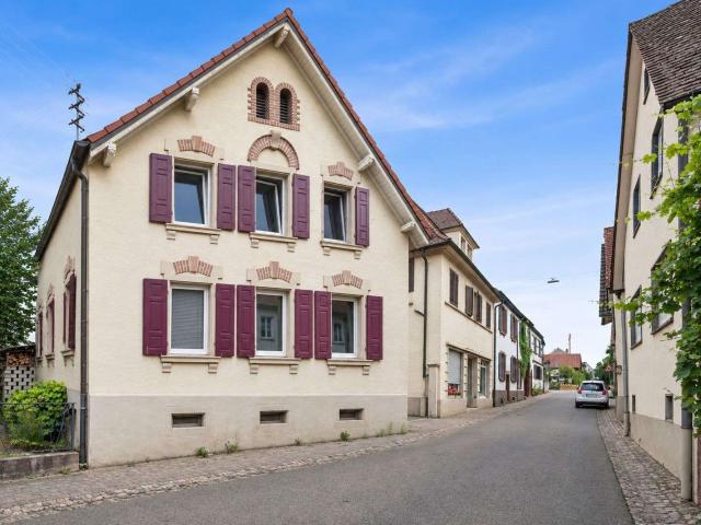 Haus zum Kaufen in Vogtsburg im Kaiserstuhl 890.000,00 EUR 322 m²