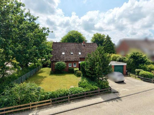 Haus zum Kaufen in Varel 295.000,00 EUR 236.14 m²