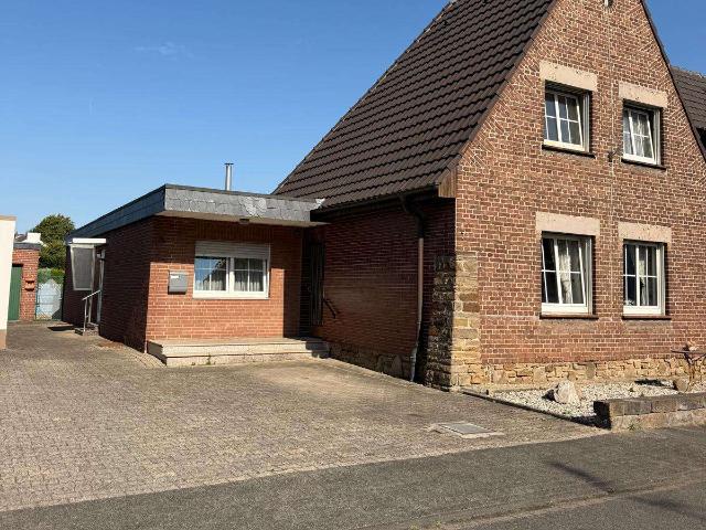 Haus zum Kaufen in Viersen 295.000,00 EUR 167.98 m²