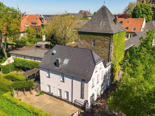 Haus zum Kaufen in Xanten 1.350.000,00 EUR 358.7 m²