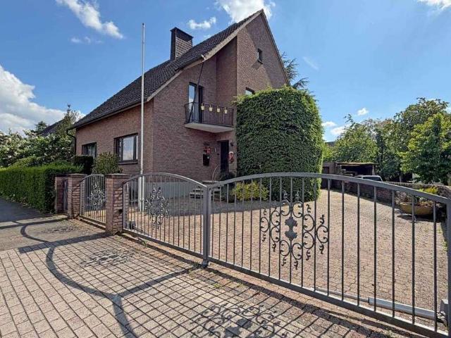 Haus zum Kaufen in Xanten 389.000,00 EUR 148.94 m²