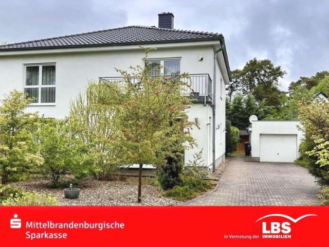 Haus zum Kaufen in Zeuthen 690.000,00 EUR 220 m²