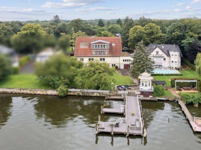 Haus zum Kaufen in Zeuthen 2.700.000,00 EUR 587 m²