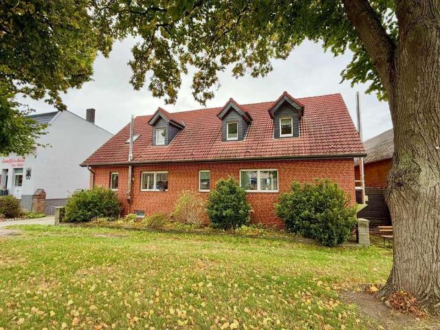 Haus zum Kaufen in Zehdenick Mildenberg 375.000,00 EUR 236.35 m²