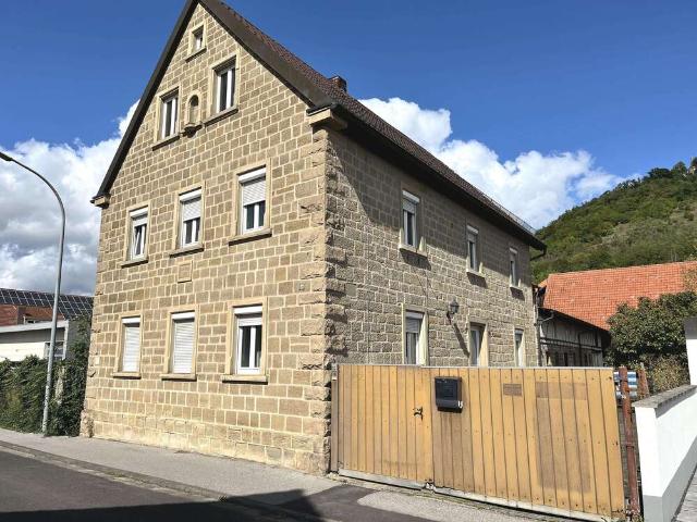 Haus zum Kaufen in Zeil 335.000,00 EUR 200 m²