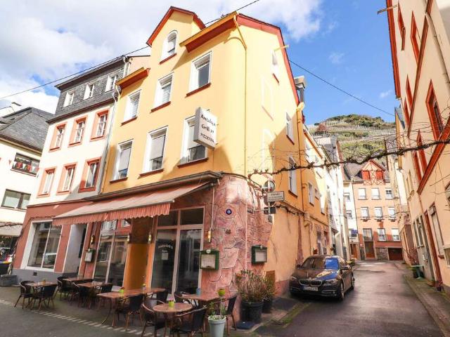 Haus zum Kaufen in Zell Mosel 579.000,00 EUR 320 m²