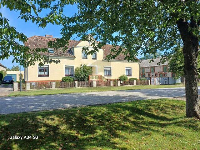 Haus zum Kaufen in Zernitz Lohm 495.000,00 EUR 256 m²