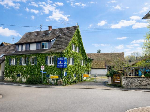Haus zum Kaufen in Zunzingen 1.400.000,00 EUR 372 m²