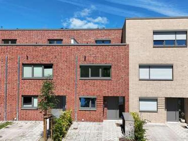 Haus zum Mieten in Bremen 1.700,00 € 150.37 m²