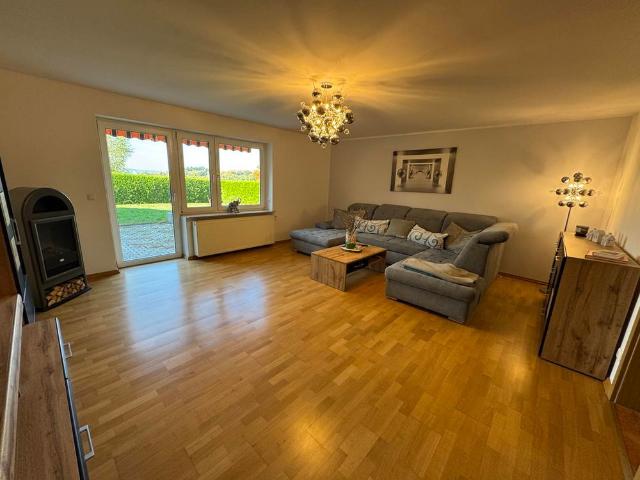 Haus zur Miete mit Einbauküche, Möbel, Wintergarten, Terrasse! Garten! Carport!